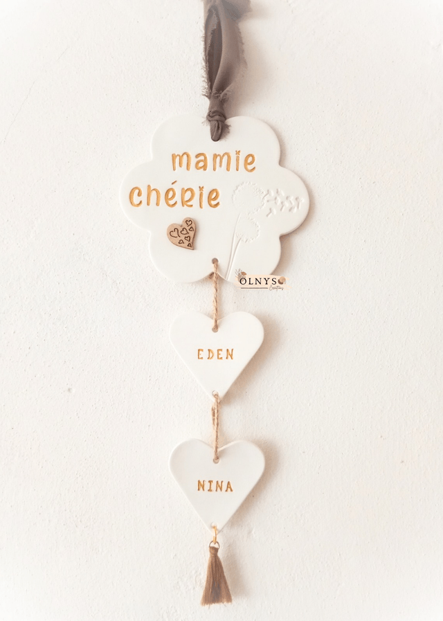 Décoration en argile à suspendre "mamie chérie" + coeurs suspendus