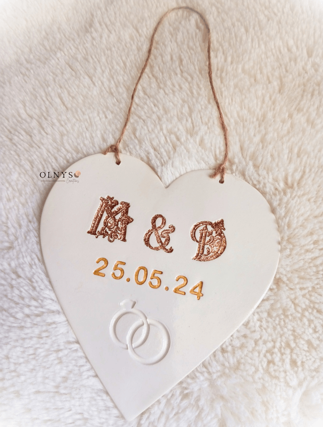 Plaque de mariage en argile format coeur / À suspendre