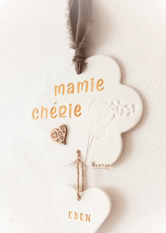 Décoration en argile à suspendre "mamie chérie" + coeurs suspendus