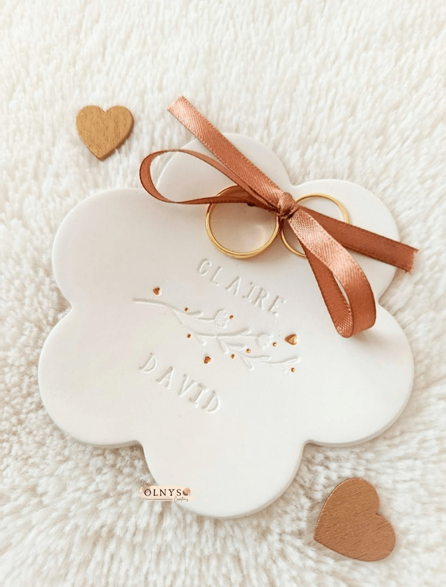 Coupelle porte alliances personnalisable en argile / Mariage